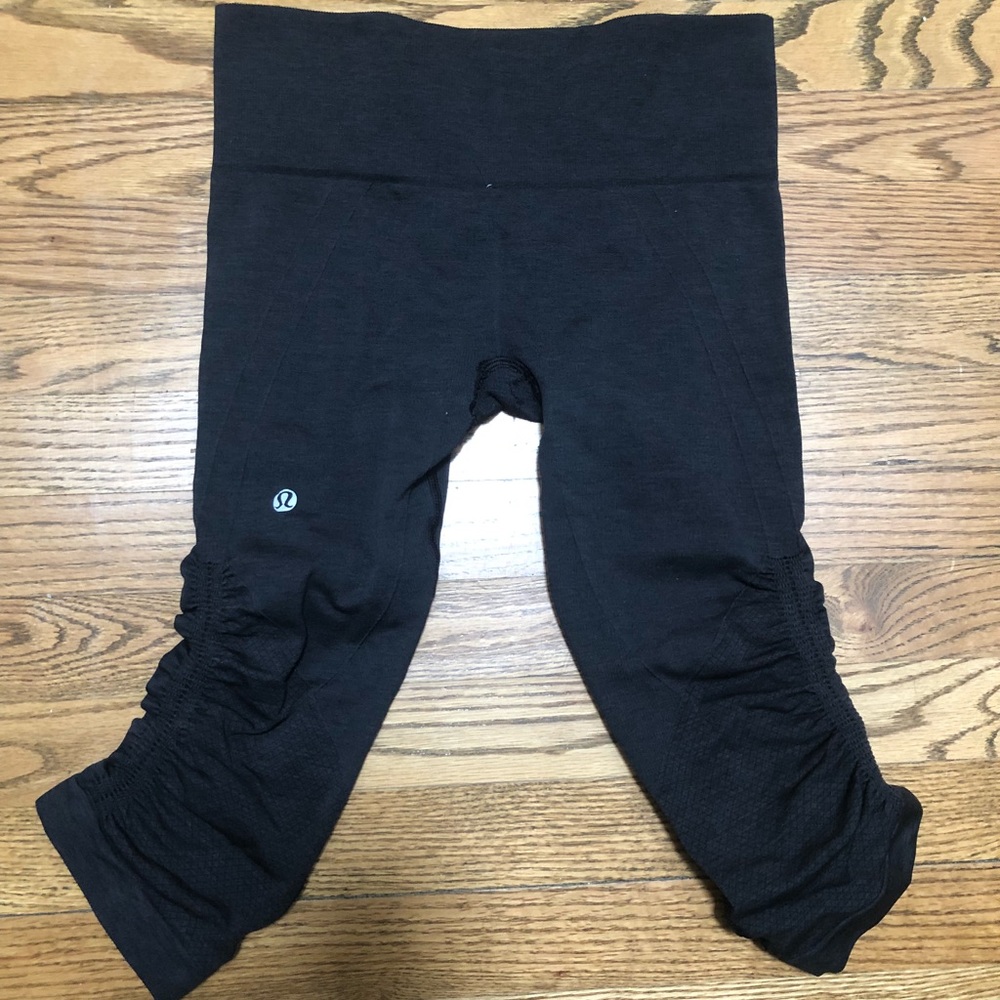 Lululemon knee length leggings sz 4